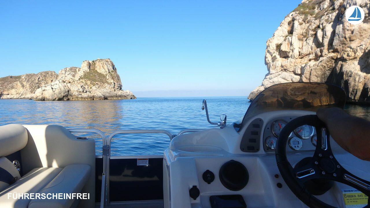 foto Sunchaser 7516 Navi Blue WITHOUT LICENCE - Port Adriano 4