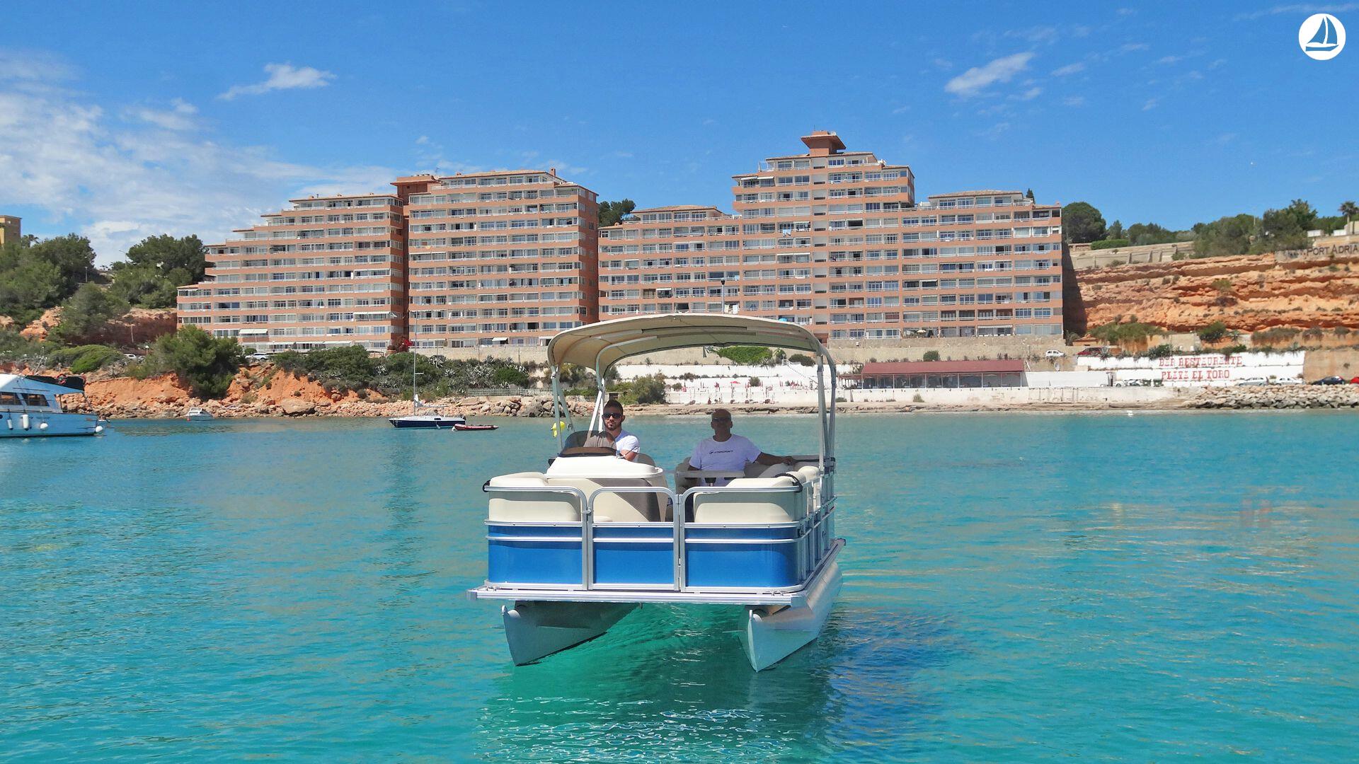 foto Sunchaser JJ 7516 EU WITHOUT LICENCE - Port Adriano 1