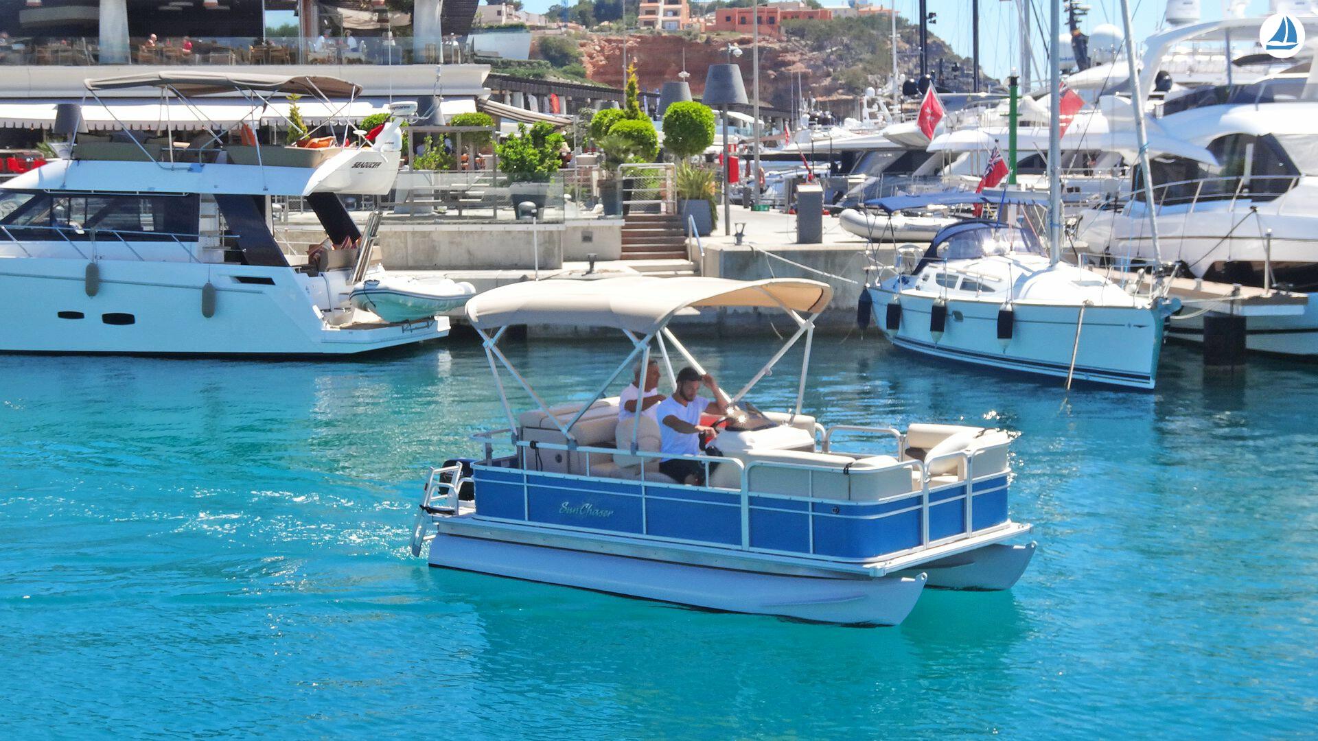 foto Sunchaser JJ 7516 EU WITHOUT LICENCE - Port Adriano 6