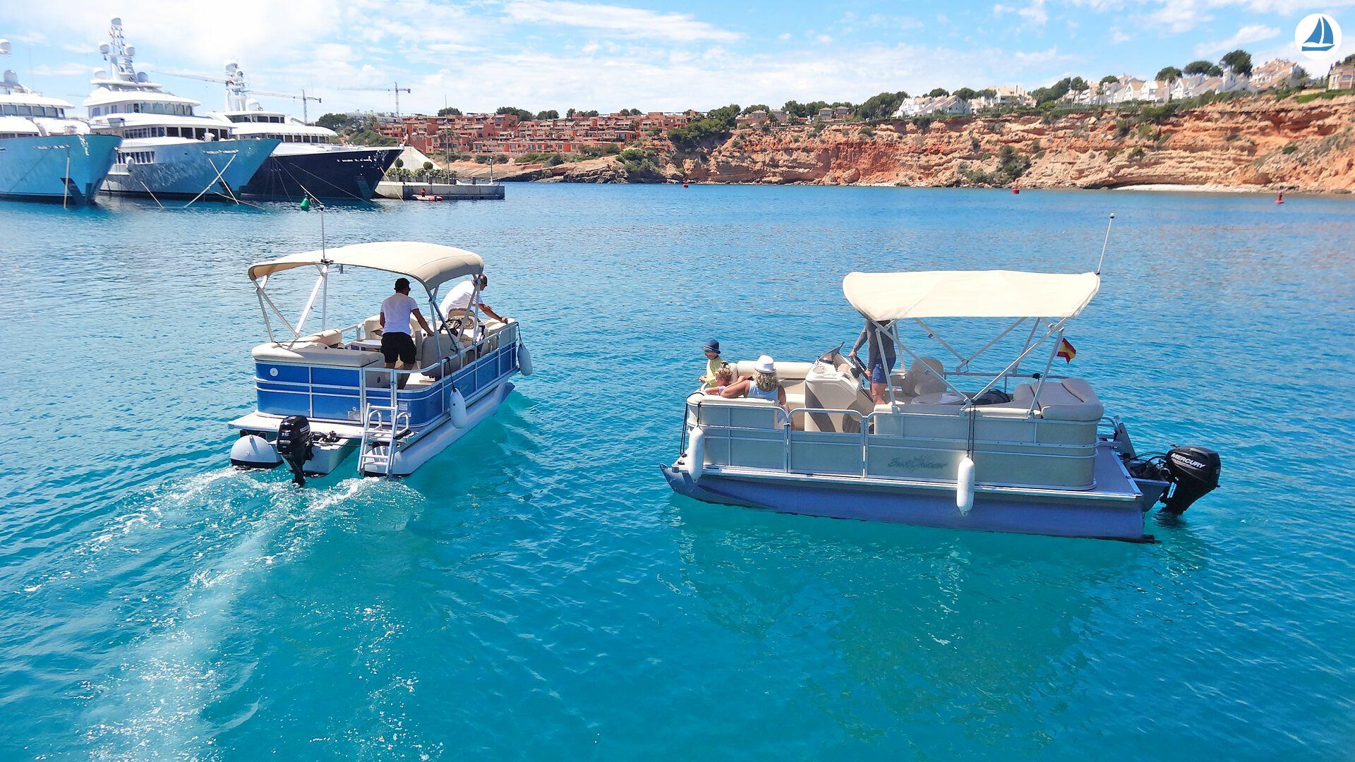 foto Sunchaser JJ 7516 EU WITHOUT LICENCE - Port Adriano 8