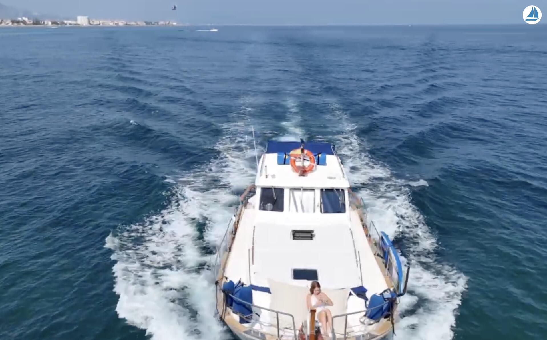 foto Patron Profesional de embarcaron de recreo 3