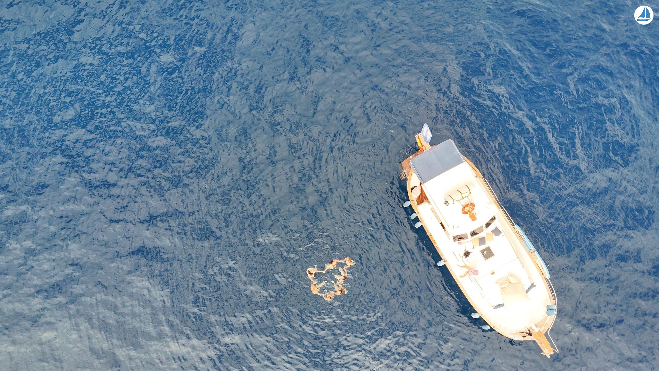 foto Patron Profesional de embarcaron de recreo 5