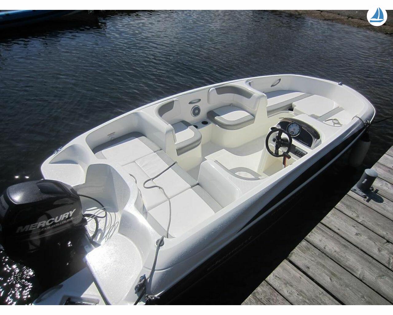 foto Bayliner E5 1