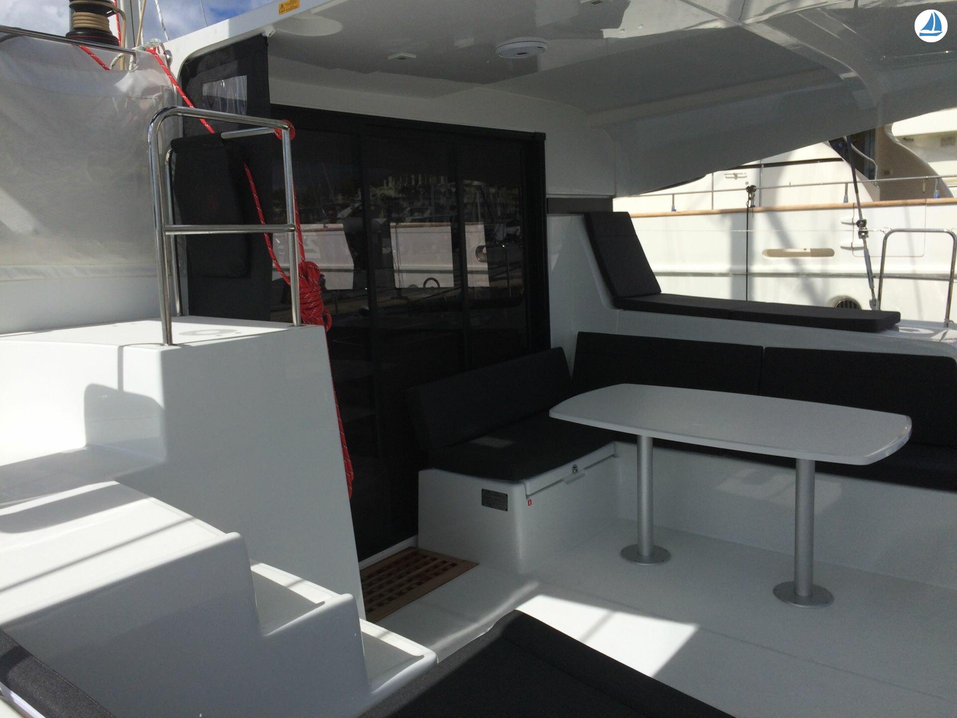foto Lagoon 42 4