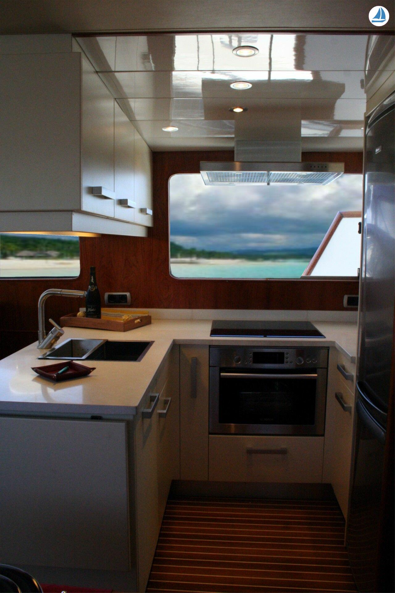 foto Alberto Vargas Gracia, Eva Morera y Jober Noubelt Trawler 19